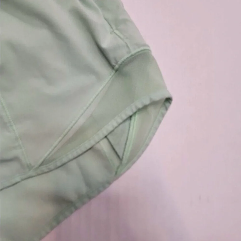 Lululemon Mint Green 2.5” Low Rise Athletic Shorts - Picture 11 of 12